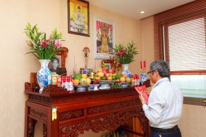 Cúng cơm cho người mới mất như thế nào