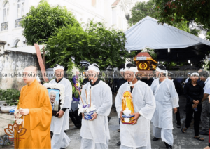 Những ai phải đeo khăn tang khi người thân mất