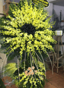Mẫu vòng hoa tang lễ 09